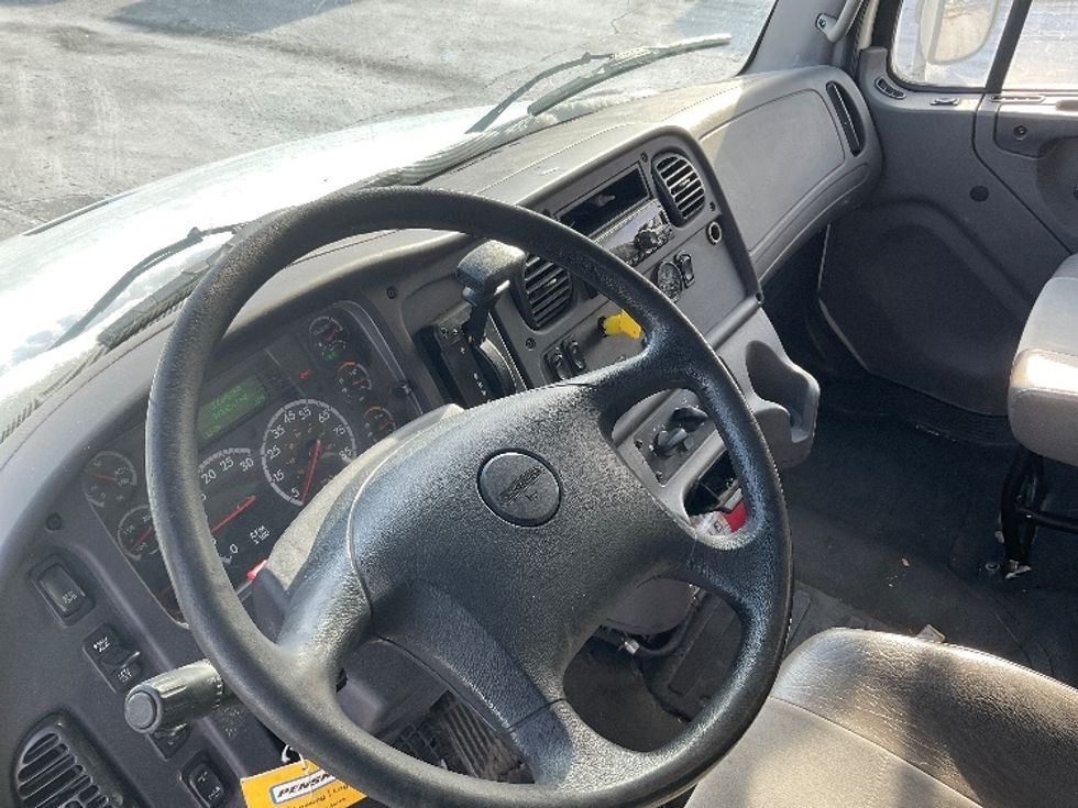 Medium Duty Box Truck-Light and Medium Duty Trucks-Freightliner-2018-M2-Romulus-MI-344,346\n\t\tmiles-$ 20,000 - Image 17