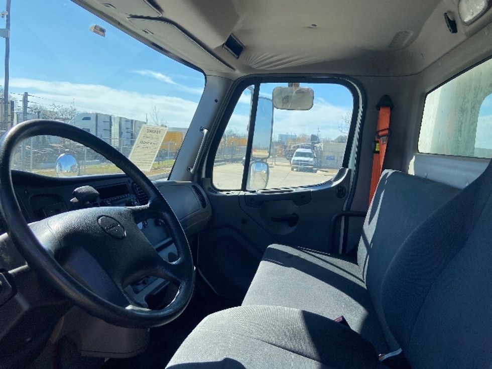Medium Duty Box Truck-Light and Medium Duty Trucks-Freightliner-2018-M2-San Antonio-TX-194,480\n\t\tmiles-$ 48,000 - Image 19