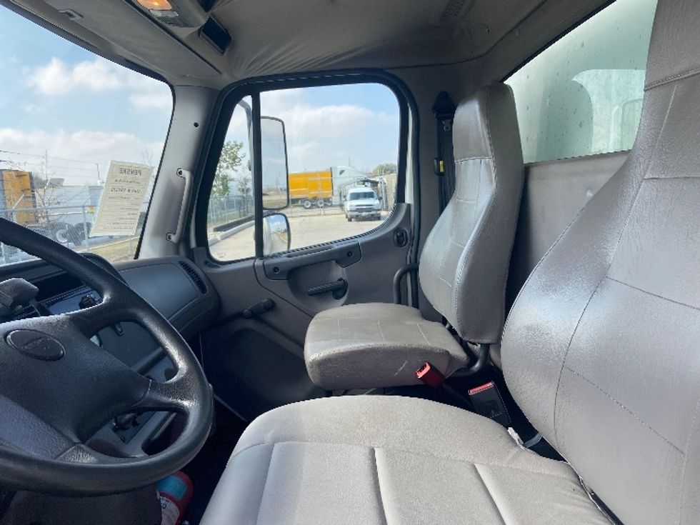 Medium Duty Box Truck-Light and Medium Duty Trucks-Freightliner-2018-M2-San Antonio-TX-237,235\n\t\tmiles-$ 41,250 - Image 19