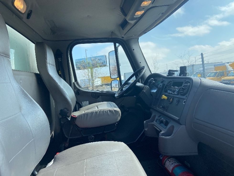 Medium Duty Box Truck-Light and Medium Duty Trucks-Freightliner-2018-M2-San Antonio-TX-237,235\n\t\tmiles-$ 41,250 - Image 22