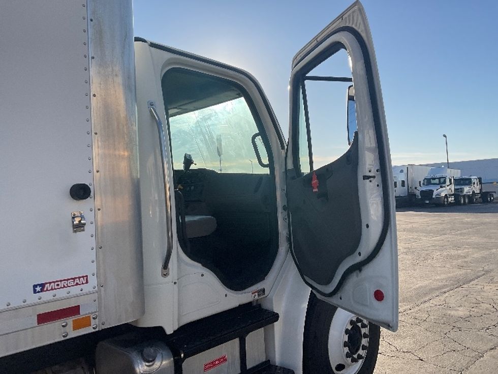 Medium Duty Box Truck-Light and Medium Duty Trucks-Freightliner-2018-M2-Santa Ana-CA-216,631\n\t\tmiles-$ 36,000 - Image 20