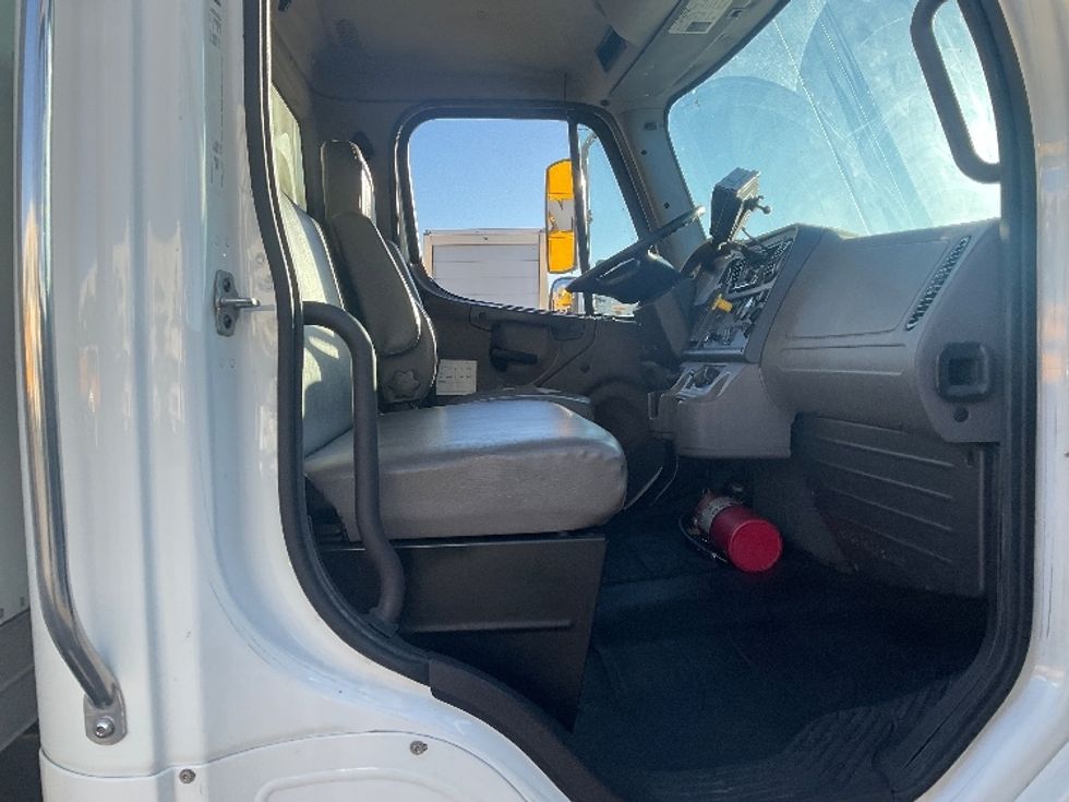 Medium Duty Box Truck-Light and Medium Duty Trucks-Freightliner-2018-M2-Santa Ana-CA-216,631\n\t\tmiles-$ 36,000 - Image 22