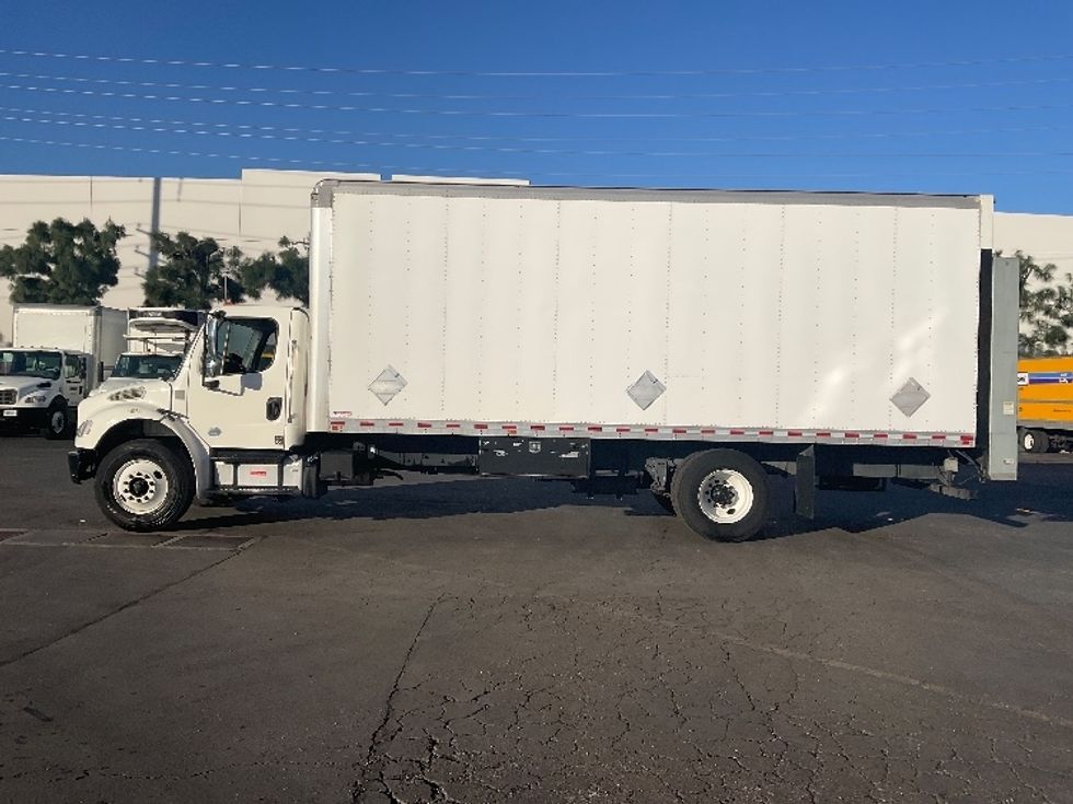 Medium Duty Box Truck-Light and Medium Duty Trucks-Freightliner-2018-M2-Santa Ana-CA-216,631\n\t\tmiles-$ 36,000 - Image 4
