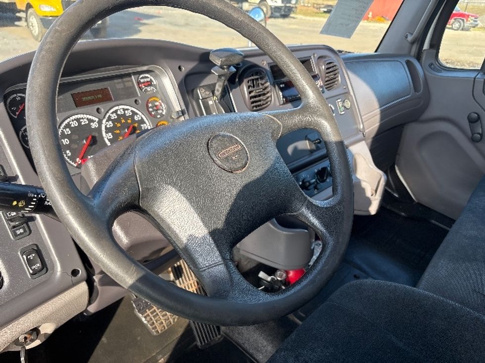 Medium Duty Box Truck-Light and Medium Duty Trucks-Freightliner-2018-M2-Shreveport-LA-268,349\n\t\tmiles-$ 36,000 - Image 16