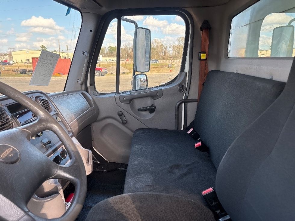 Medium Duty Box Truck-Light and Medium Duty Trucks-Freightliner-2018-M2-Shreveport-LA-268,349\n\t\tmiles-$ 36,000 - Image 18