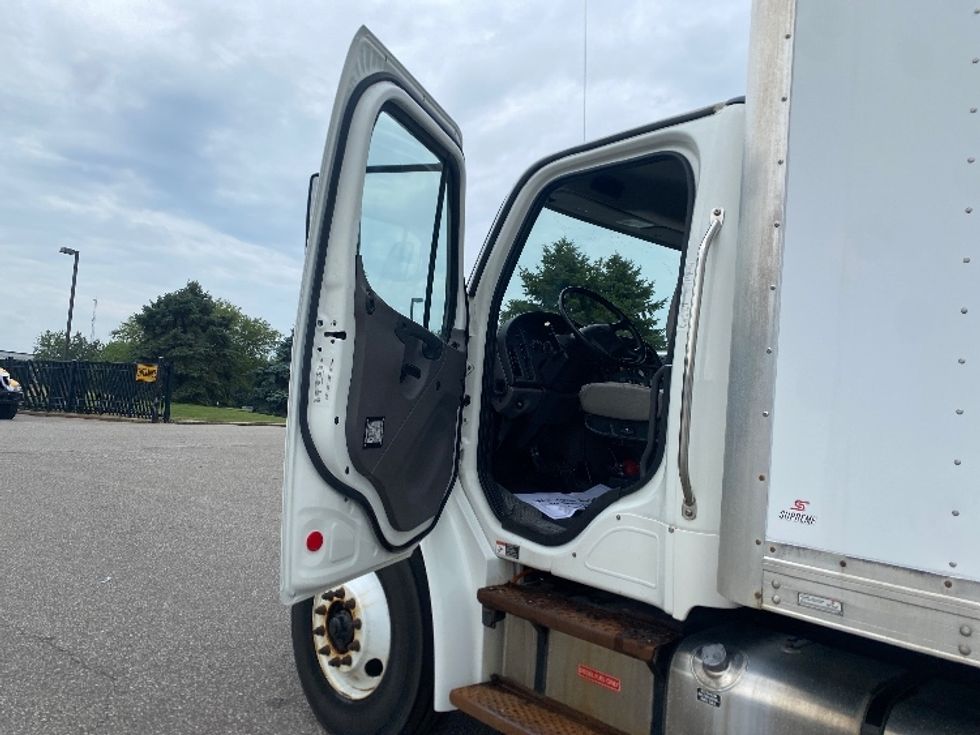 Medium Duty Box Truck-Light and Medium Duty Trucks-Freightliner-2018-M2-South Bend-IN-80,222\n\t\tmiles-$ 59,000 - Image 16