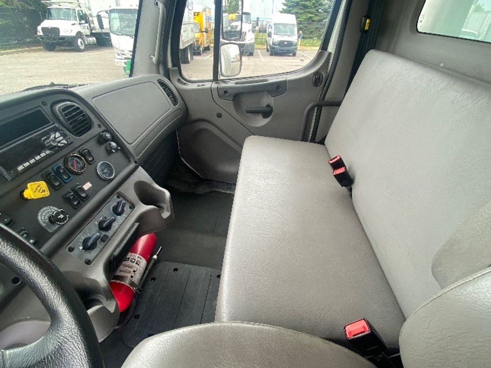 Medium Duty Box Truck-Light and Medium Duty Trucks-Freightliner-2018-M2-South Bend-IN-80,222\n\t\tmiles-$ 59,000 - Image 19