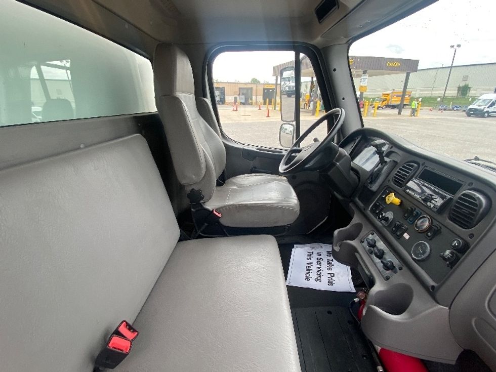 Medium Duty Box Truck-Light and Medium Duty Trucks-Freightliner-2018-M2-South Bend-IN-80,222\n\t\tmiles-$ 59,000 - Image 22