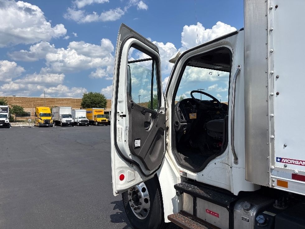 Medium Duty Box Truck-Light and Medium Duty Trucks-Freightliner-2018-M2-Sterling-VA-198,537\n\t\tmiles-$ 50,000 - Image 16