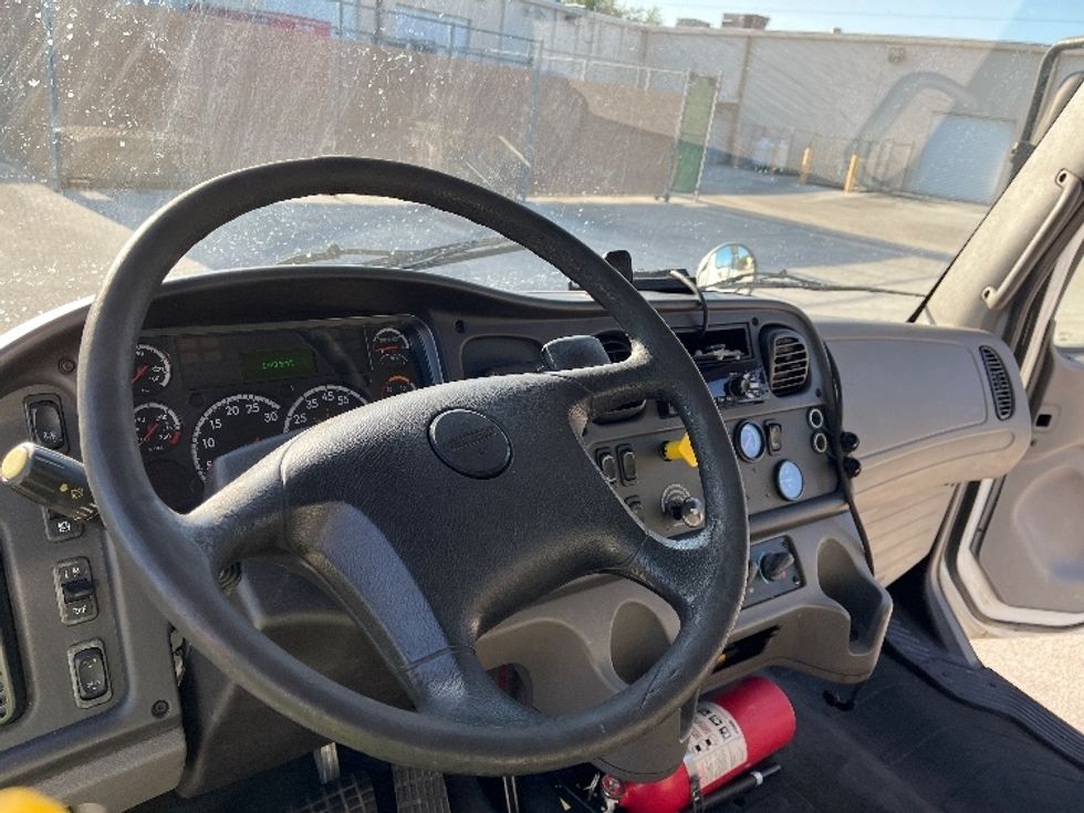 Medium Duty Box Truck-Light and Medium Duty Trucks-Freightliner-2018-M2-Tampa-FL-223,510\n\t\tmiles-$ 37,500 - Image 17