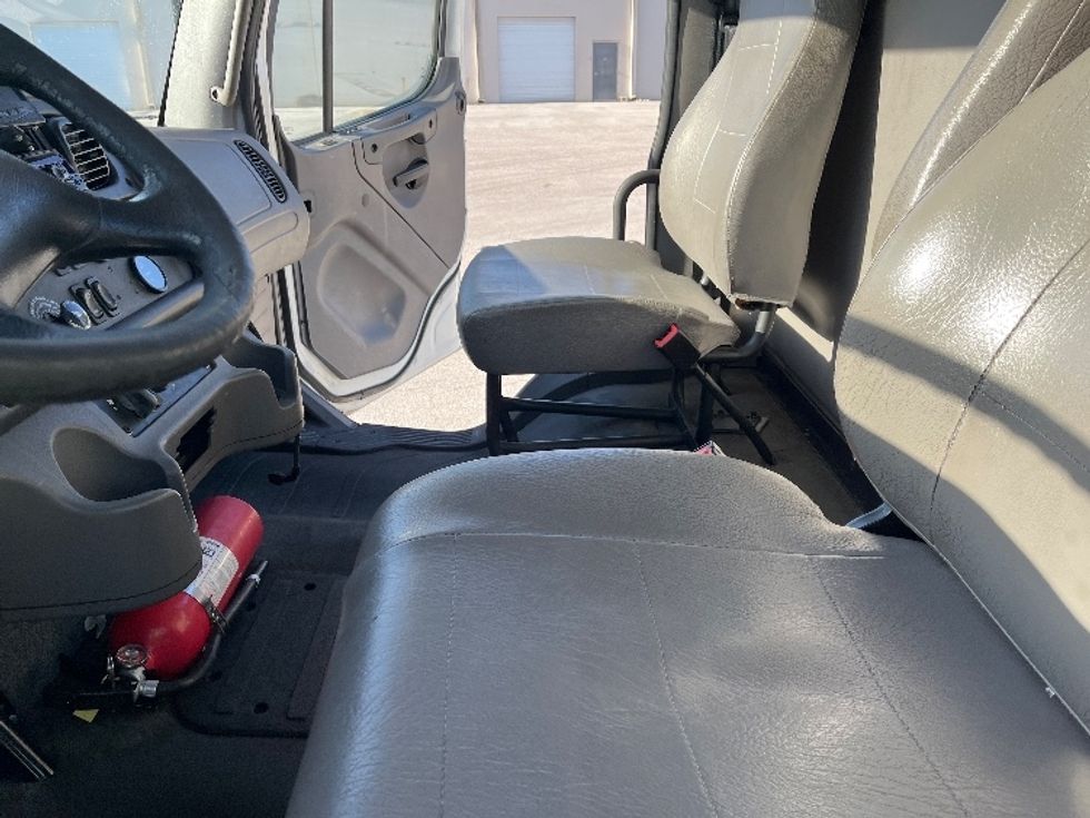Medium Duty Box Truck-Light and Medium Duty Trucks-Freightliner-2018-M2-Tampa-FL-223,510\n\t\tmiles-$ 37,500 - Image 19