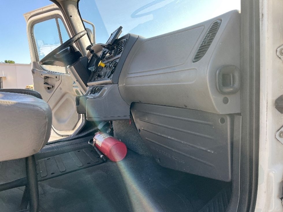 Medium Duty Box Truck-Light and Medium Duty Trucks-Freightliner-2018-M2-Tampa-FL-223,510\n\t\tmiles-$ 37,500 - Image 20