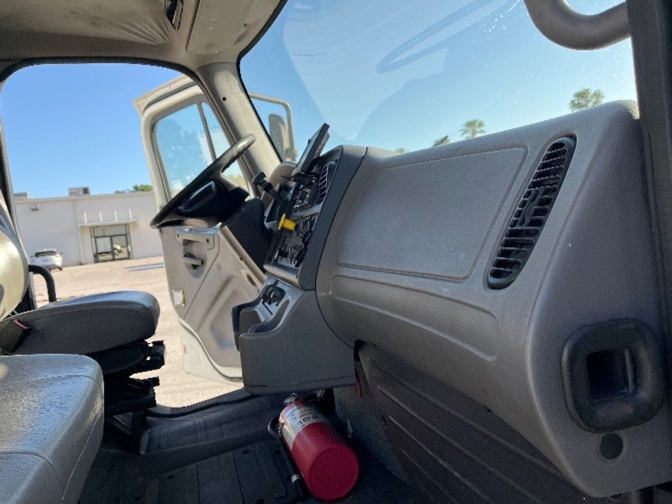 Medium Duty Box Truck-Light and Medium Duty Trucks-Freightliner-2018-M2-Tampa-FL-223,510\n\t\tmiles-$ 37,500 - Image 21