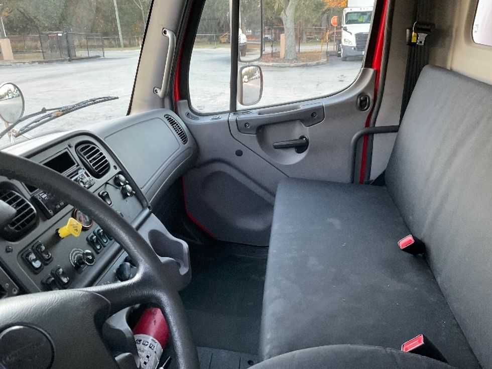 Medium Duty Box Truck-Light and Medium Duty Trucks-Freightliner-2018-M2-Tampa-FL-226,849\n\t\tmiles-$ 38,750 - Image 19