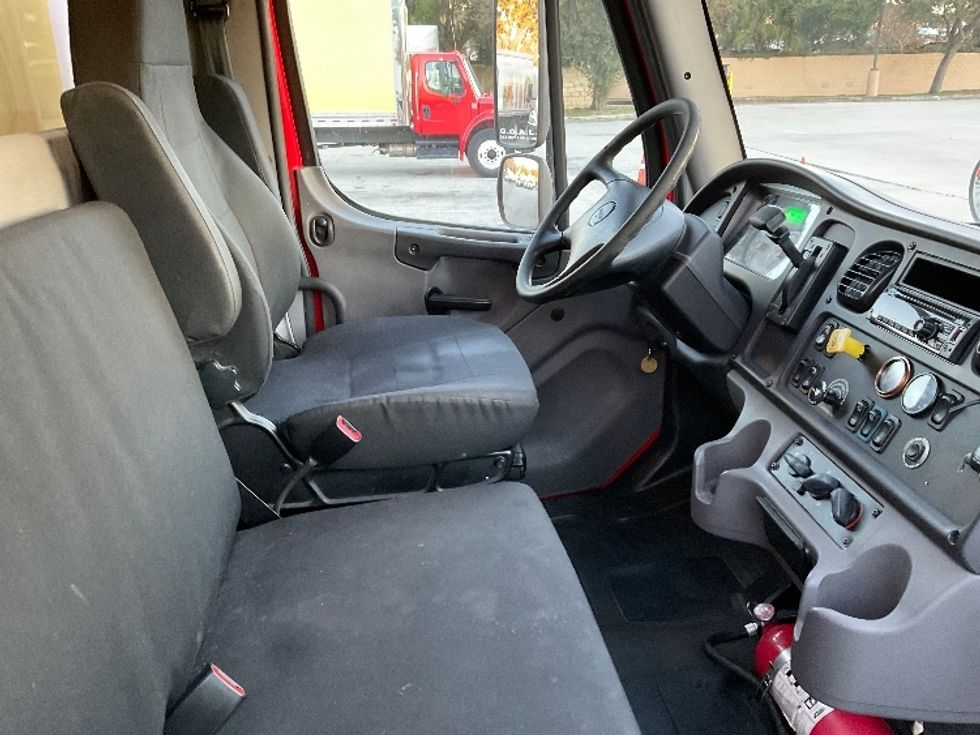 Medium Duty Box Truck-Light and Medium Duty Trucks-Freightliner-2018-M2-Tampa-FL-226,849\n\t\tmiles-$ 38,750 - Image 22