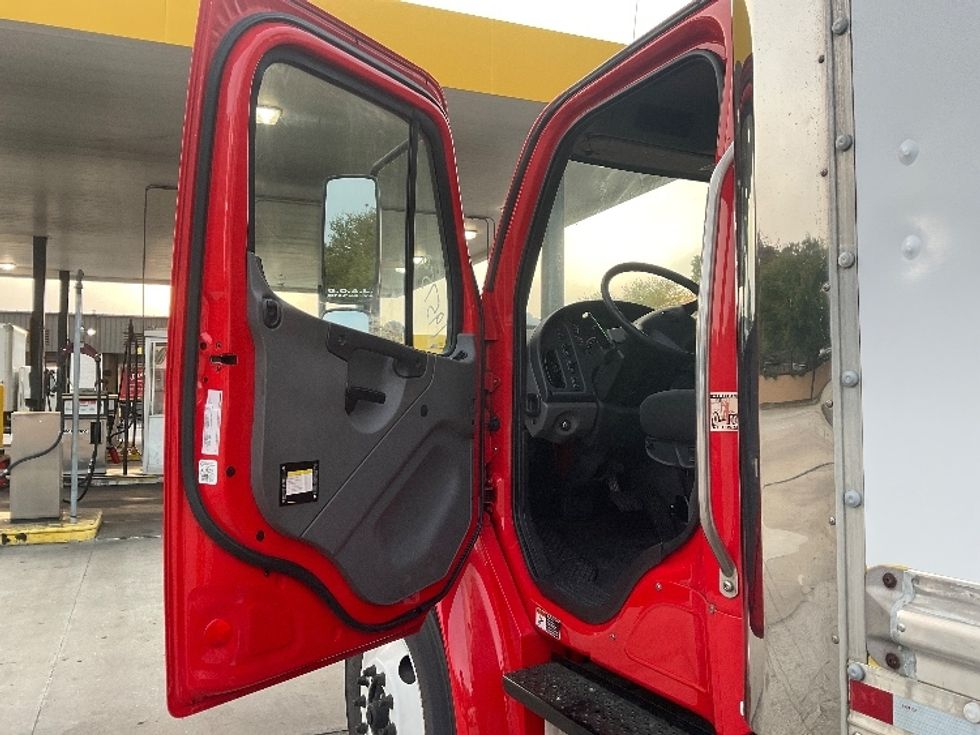 Medium Duty Box Truck-Light and Medium Duty Trucks-Freightliner-2018-M2-Tampa-FL-230,494\n\t\tmiles-$ 40,750 - Image 16