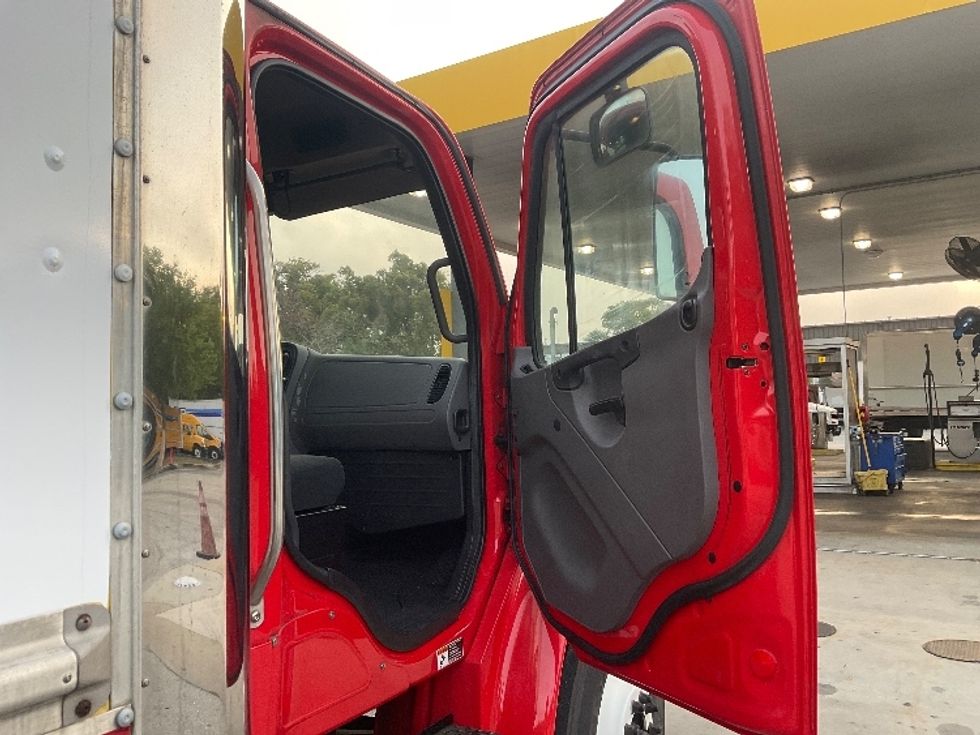 Medium Duty Box Truck-Light and Medium Duty Trucks-Freightliner-2018-M2-Tampa-FL-230,494\n\t\tmiles-$ 40,750 - Image 19