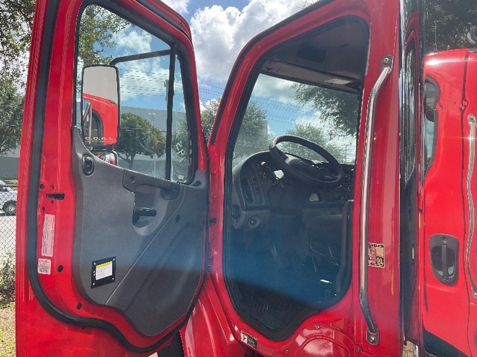 Medium Duty Box Truck-Light and Medium Duty Trucks-Freightliner-2018-M2-Tampa-FL-231,293\n\t\tmiles-$ 42,250 - Image 16