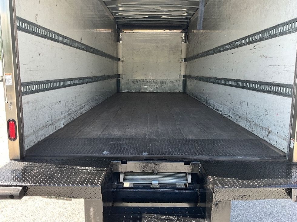 Medium Duty Box Truck-Light and Medium Duty Trucks-Freightliner-2018-M2-Tampa-FL-260,199\n\t\tmiles-$ 35,500 - Image 10