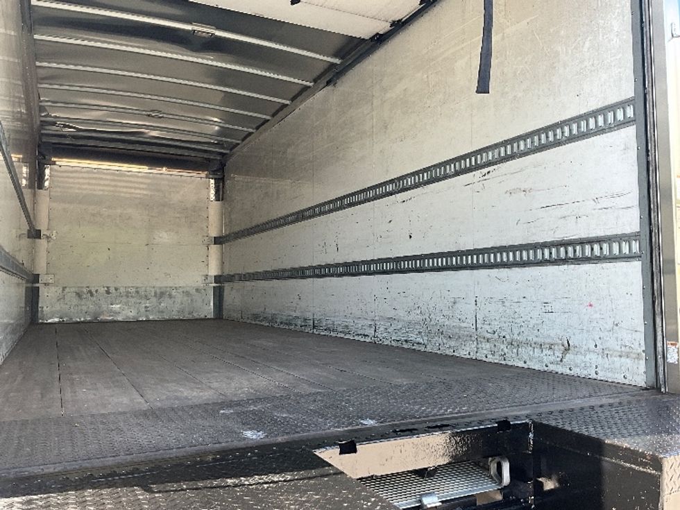 Medium Duty Box Truck-Light and Medium Duty Trucks-Freightliner-2018-M2-Tampa-FL-260,199\n\t\tmiles-$ 35,500 - Image 12