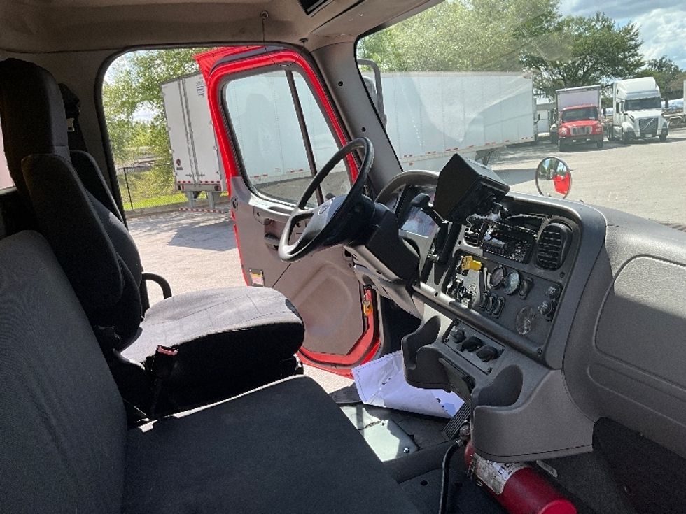 Medium Duty Box Truck-Light and Medium Duty Trucks-Freightliner-2018-M2-Tampa-FL-260,199\n\t\tmiles-$ 35,500 - Image 22