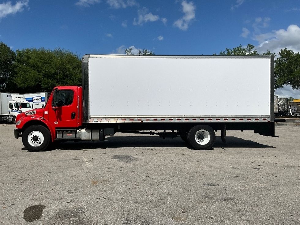 Medium Duty Box Truck-Light and Medium Duty Trucks-Freightliner-2018-M2-Tampa-FL-260,199\n\t\tmiles-$ 35,500 - Image 4