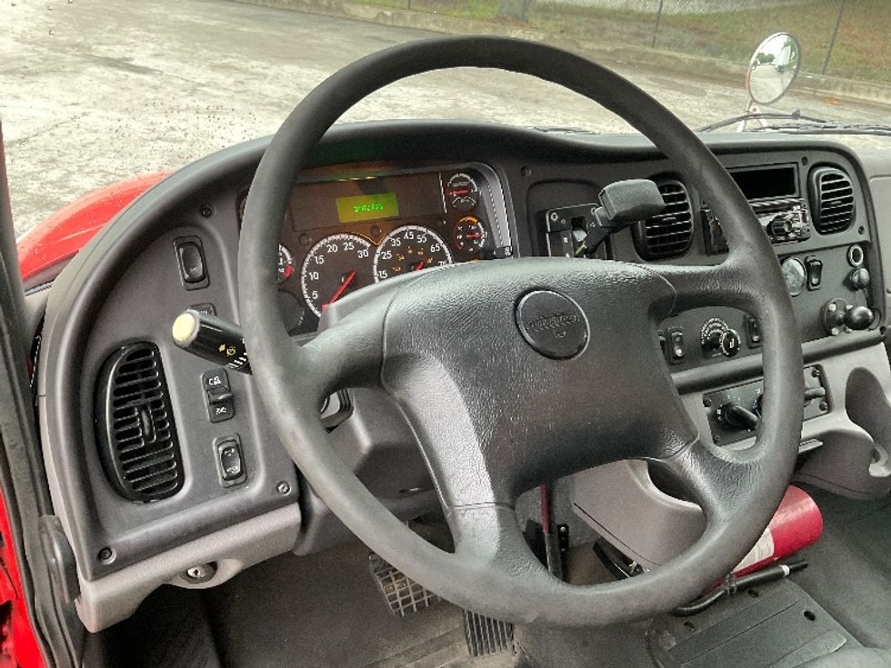 Medium Duty Box Truck-Light and Medium Duty Trucks-Freightliner-2018-M2-Tampa-FL-270,474\n\t\tmiles-$ 38,000 - Image 17