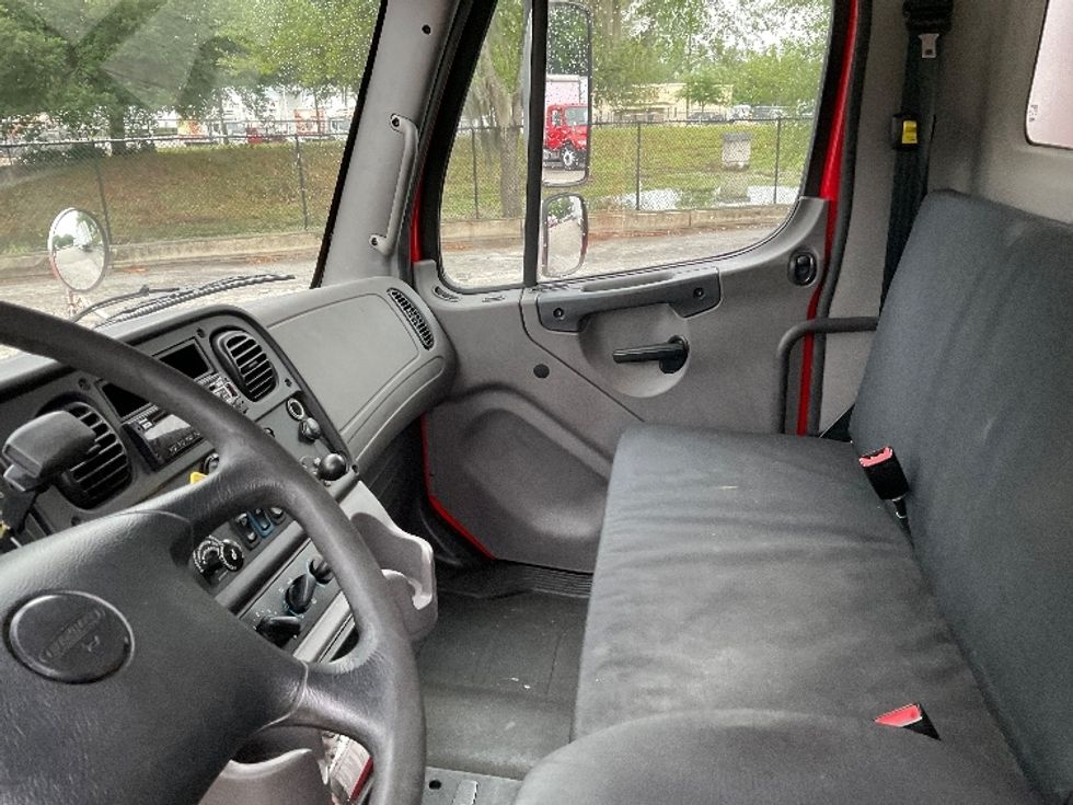 Medium Duty Box Truck-Light and Medium Duty Trucks-Freightliner-2018-M2-Tampa-FL-270,474\n\t\tmiles-$ 38,000 - Image 19