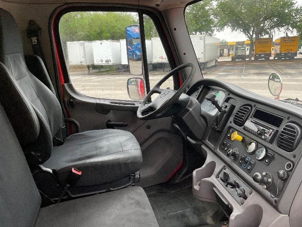 Medium Duty Box Truck-Light and Medium Duty Trucks-Freightliner-2018-M2-Tampa-FL-270,474\n\t\tmiles-$ 38,000 - Image 22