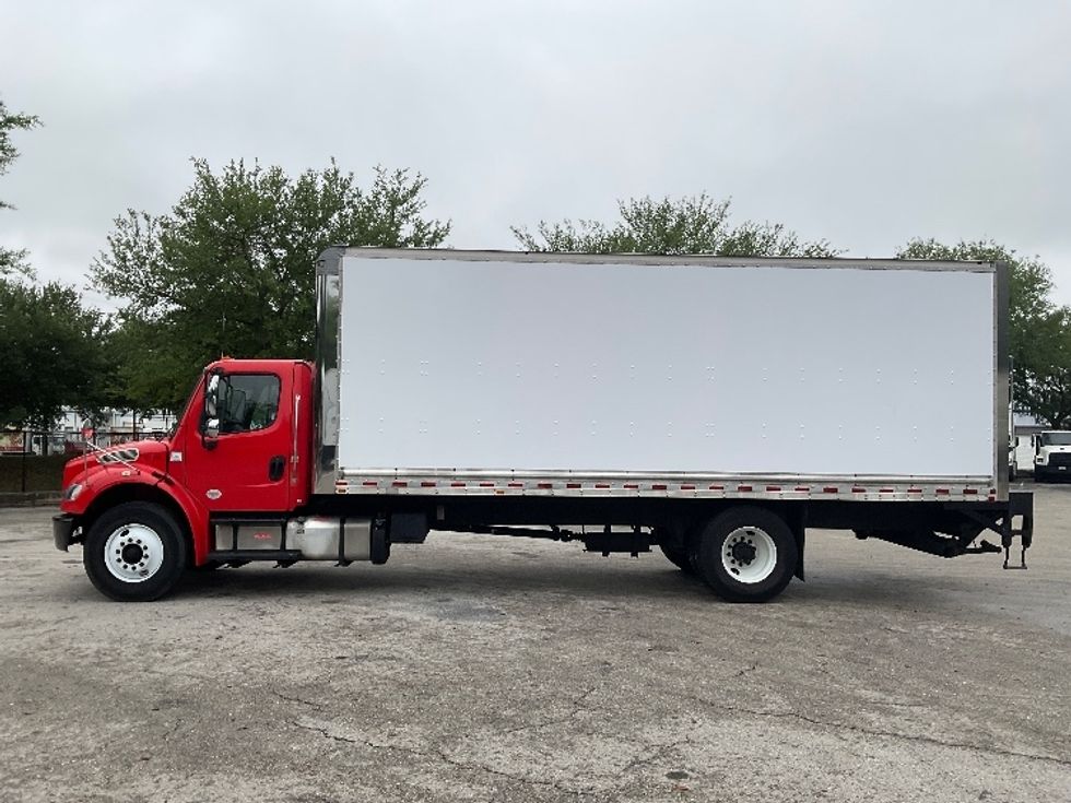 Medium Duty Box Truck-Light and Medium Duty Trucks-Freightliner-2018-M2-Tampa-FL-270,474\n\t\tmiles-$ 38,000 - Image 4
