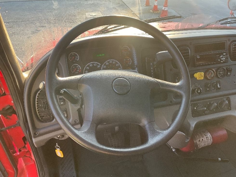 Medium Duty Box Truck-Light and Medium Duty Trucks-Freightliner-2018-M2-Tampa-FL-295,970\n\t\tmiles-$ 34,250 - Image 18