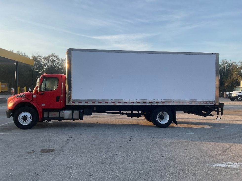 Medium Duty Box Truck-Light and Medium Duty Trucks-Freightliner-2018-M2-Tampa-FL-295,970\n\t\tmiles-$ 34,250 - Image 4