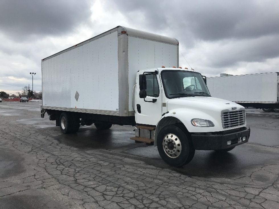 Medium Duty Box Truck-Light and Medium Duty Trucks-Freightliner-2018-M2-Toronto-ON-485,675\n\t\tkm-$ 32,500 - Image 1