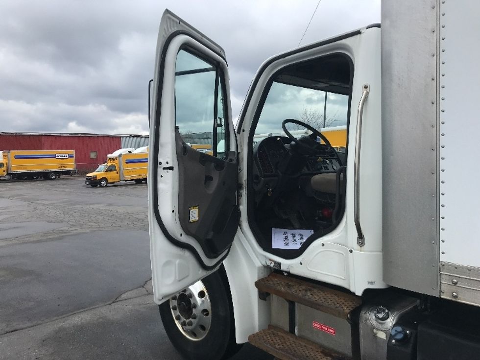 Medium Duty Box Truck-Light and Medium Duty Trucks-Freightliner-2018-M2-Toronto-ON-485,675\n\t\tkm-$ 32,500 - Image 16
