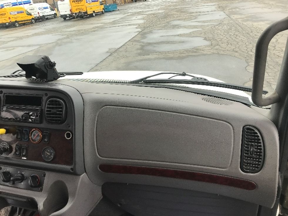Medium Duty Box Truck-Light and Medium Duty Trucks-Freightliner-2018-M2-Toronto-ON-485,675\n\t\tkm-$ 32,500 - Image 21