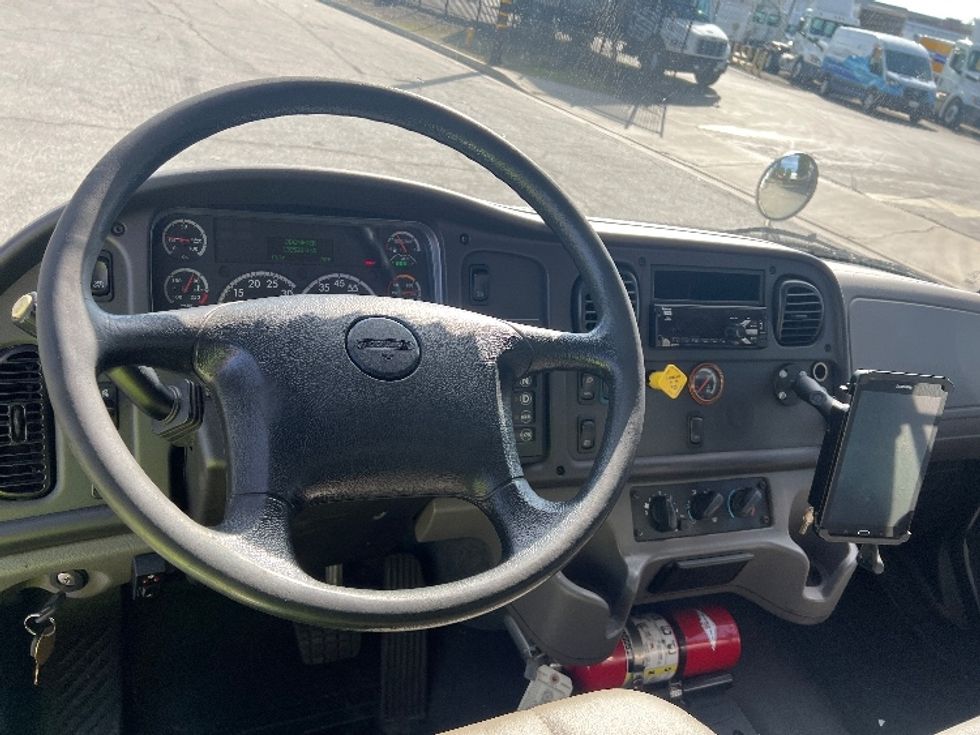 Medium Duty Box Truck-Light and Medium Duty Trucks-Freightliner-2018-M2-Torrance-CA-138,529\n\t\tmiles-$ 35,250 - Image 18