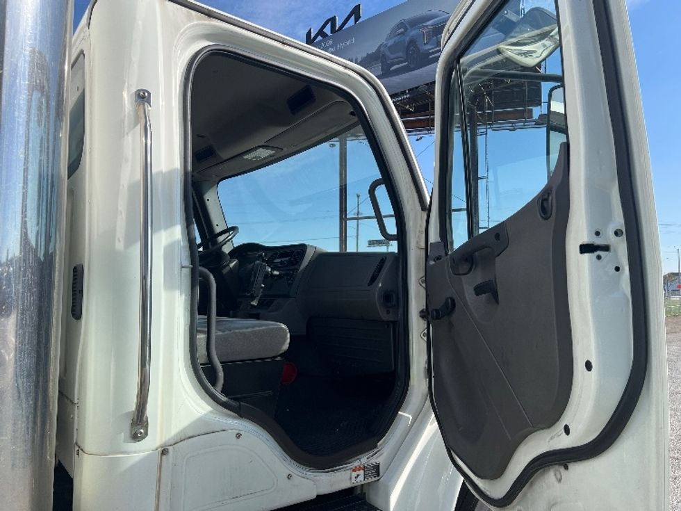 Medium Duty Box Truck-Light and Medium Duty Trucks-Freightliner-2018-M2-Torrance-CA-138,529\n\t\tmiles-$ 35,250 - Image 20