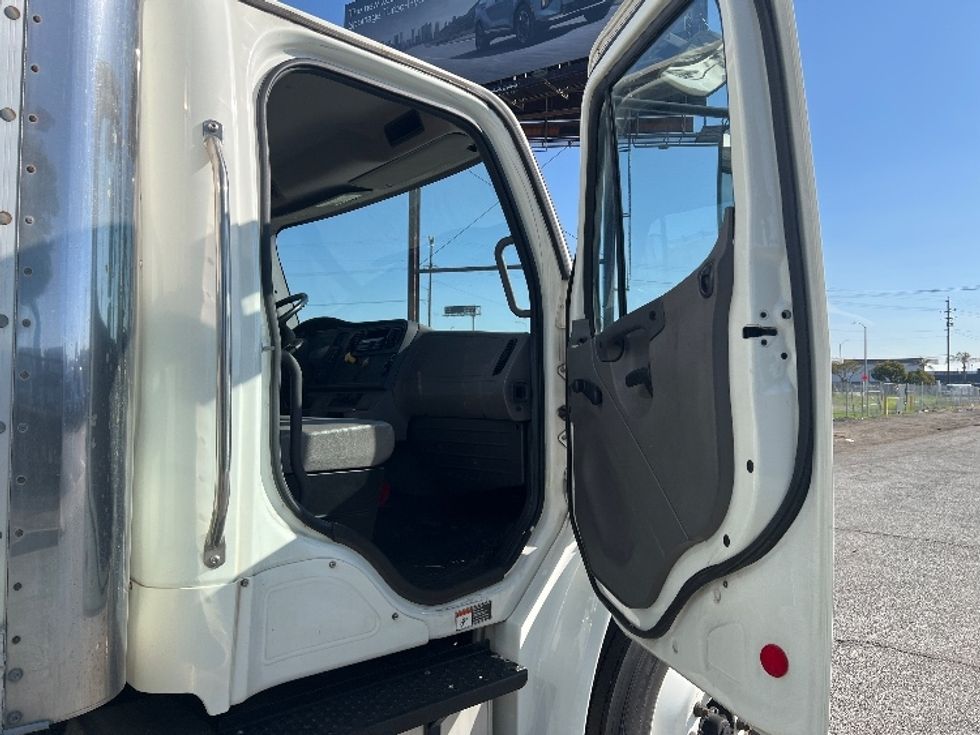 Medium Duty Box Truck-Light and Medium Duty Trucks-Freightliner-2018-M2-Torrance-CA-147,097\n\t\tmiles-$ 33,750 - Image 18