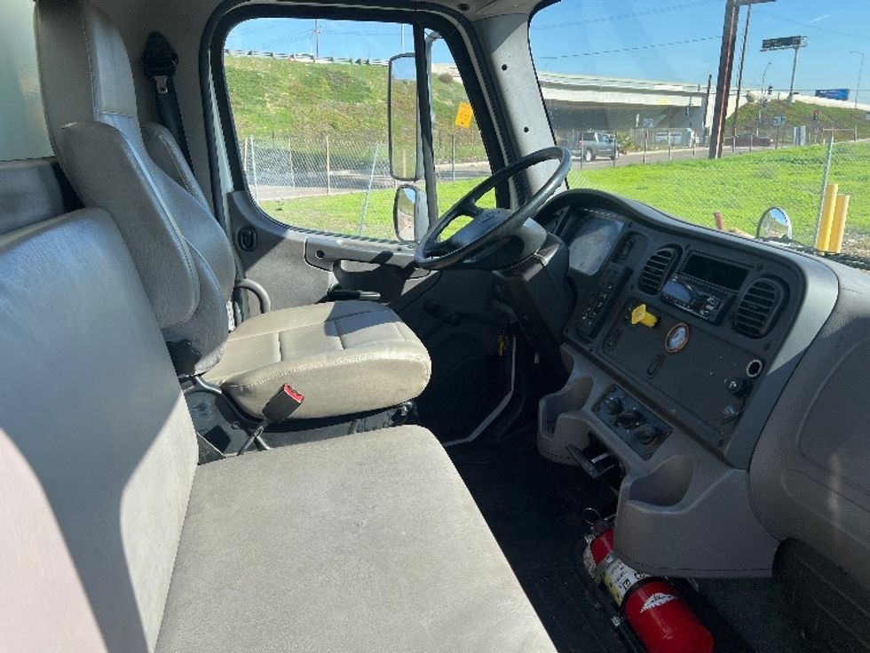 Medium Duty Box Truck-Light and Medium Duty Trucks-Freightliner-2018-M2-Torrance-CA-147,097\n\t\tmiles-$ 33,750 - Image 20