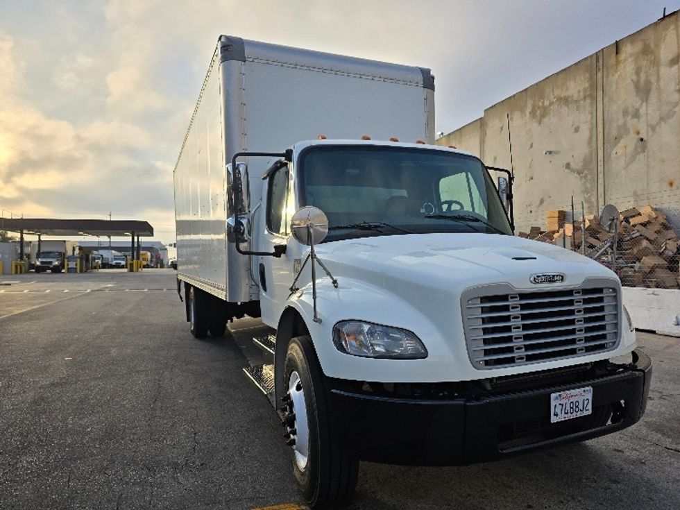Medium Duty Box Truck-Light and Medium Duty Trucks-Freightliner-2018-M2-Torrance-CA-149,418\n\t\tmiles-$ 52,000 - Image 1
