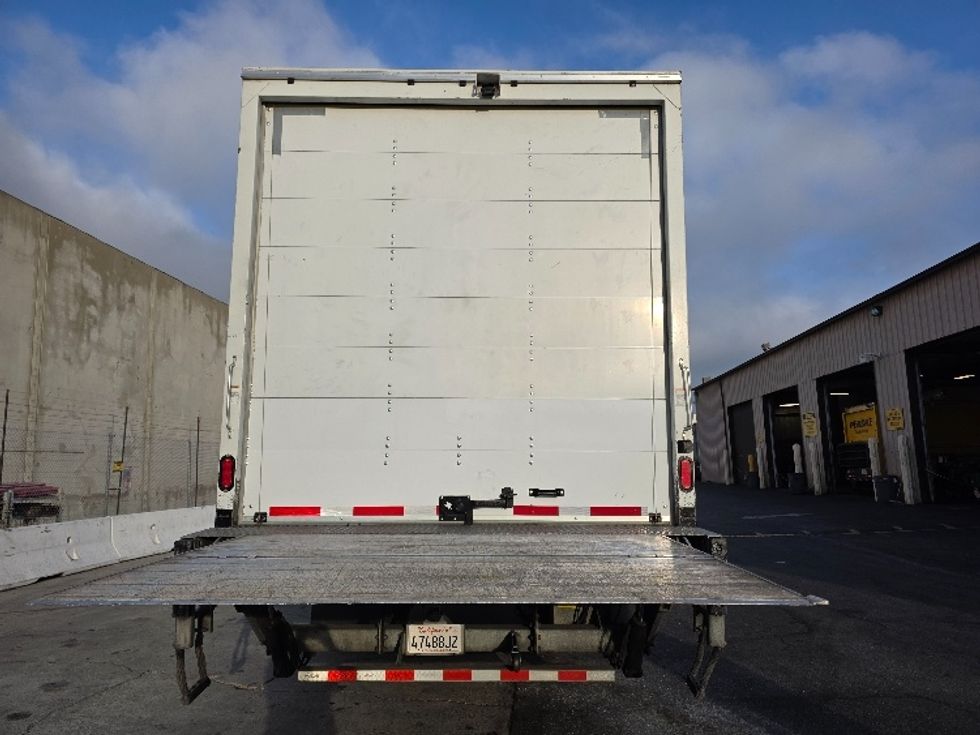 Medium Duty Box Truck-Light and Medium Duty Trucks-Freightliner-2018-M2-Torrance-CA-149,418\n\t\tmiles-$ 52,000 - Image 24