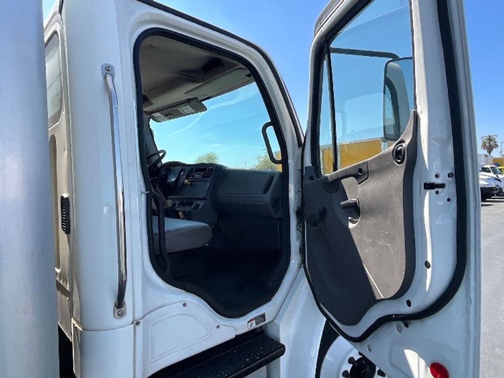 Medium Duty Box Truck-Light and Medium Duty Trucks-Freightliner-2018-M2-Torrance-CA-150,715\n\t\tmiles-$ 40,750 - Image 20