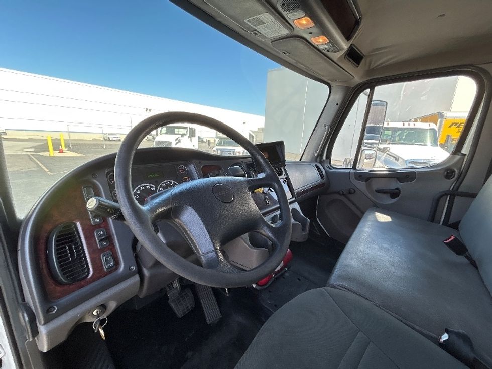 Medium Duty Box Truck-Light and Medium Duty Trucks-Freightliner-2018-M2-Torrance-CA-155,858\n\t\tmiles-$ 52,500 - Image 17