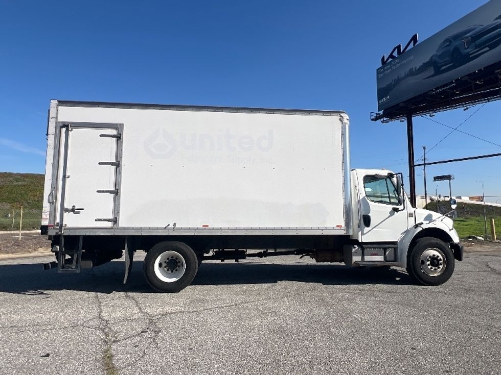Medium Duty Box Truck-Light and Medium Duty Trucks-Freightliner-2018-M2-Torrance-CA-177,661\n\t\tmiles-$ 30,500 - Image 15