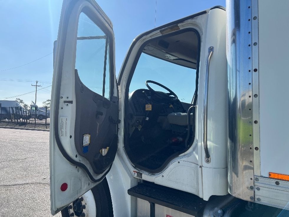 Medium Duty Box Truck-Light and Medium Duty Trucks-Freightliner-2018-M2-Torrance-CA-177,661\n\t\tmiles-$ 30,500 - Image 16