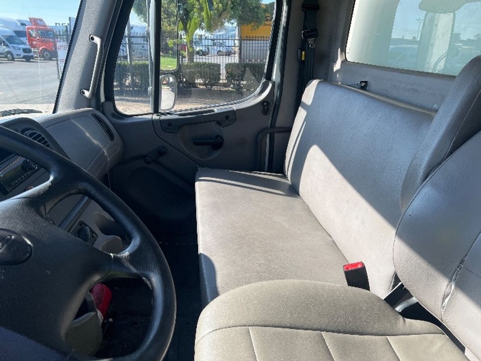Medium Duty Box Truck-Light and Medium Duty Trucks-Freightliner-2018-M2-Torrance-CA-177,661\n\t\tmiles-$ 30,500 - Image 19