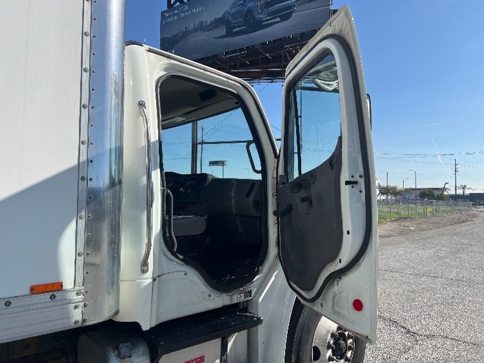 Medium Duty Box Truck-Light and Medium Duty Trucks-Freightliner-2018-M2-Torrance-CA-177,661\n\t\tmiles-$ 30,500 - Image 20