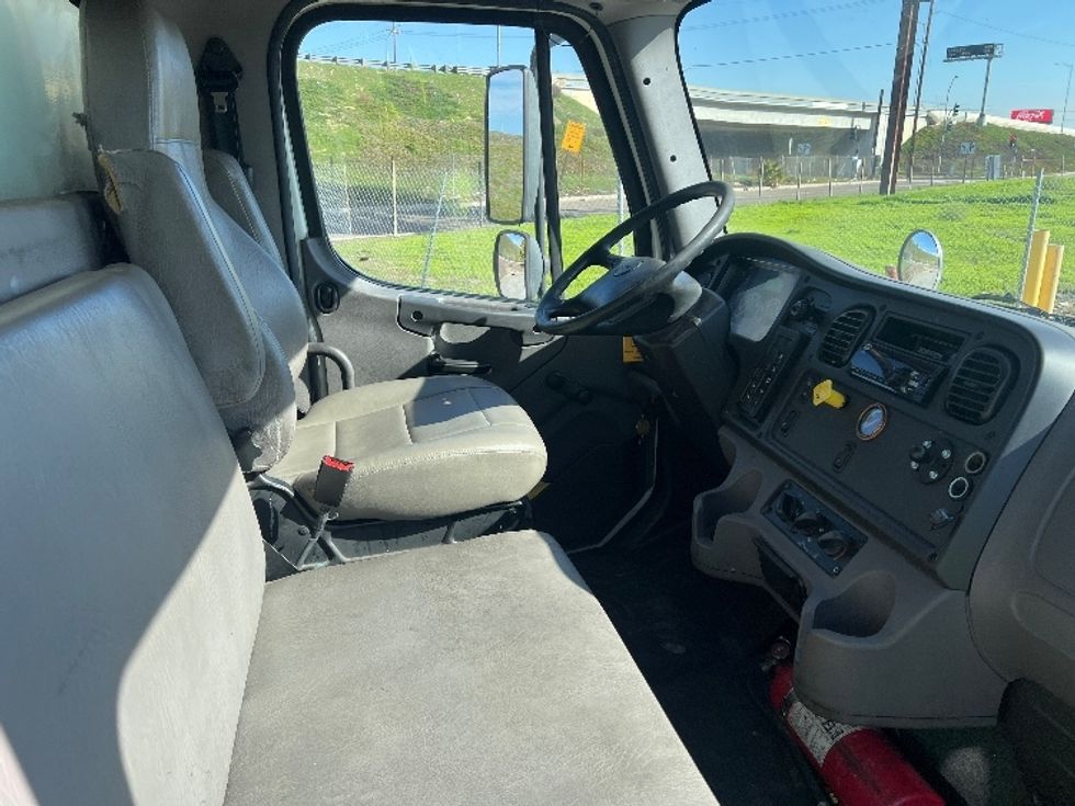 Medium Duty Box Truck-Light and Medium Duty Trucks-Freightliner-2018-M2-Torrance-CA-177,661\n\t\tmiles-$ 30,500 - Image 22