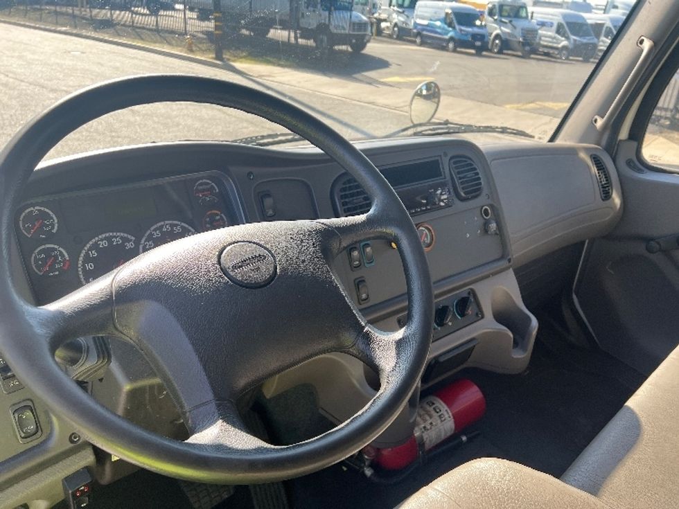 Medium Duty Box Truck-Light and Medium Duty Trucks-Freightliner-2018-M2-Torrance-CA-179,626\n\t\tmiles-$ 30,250 - Image 17