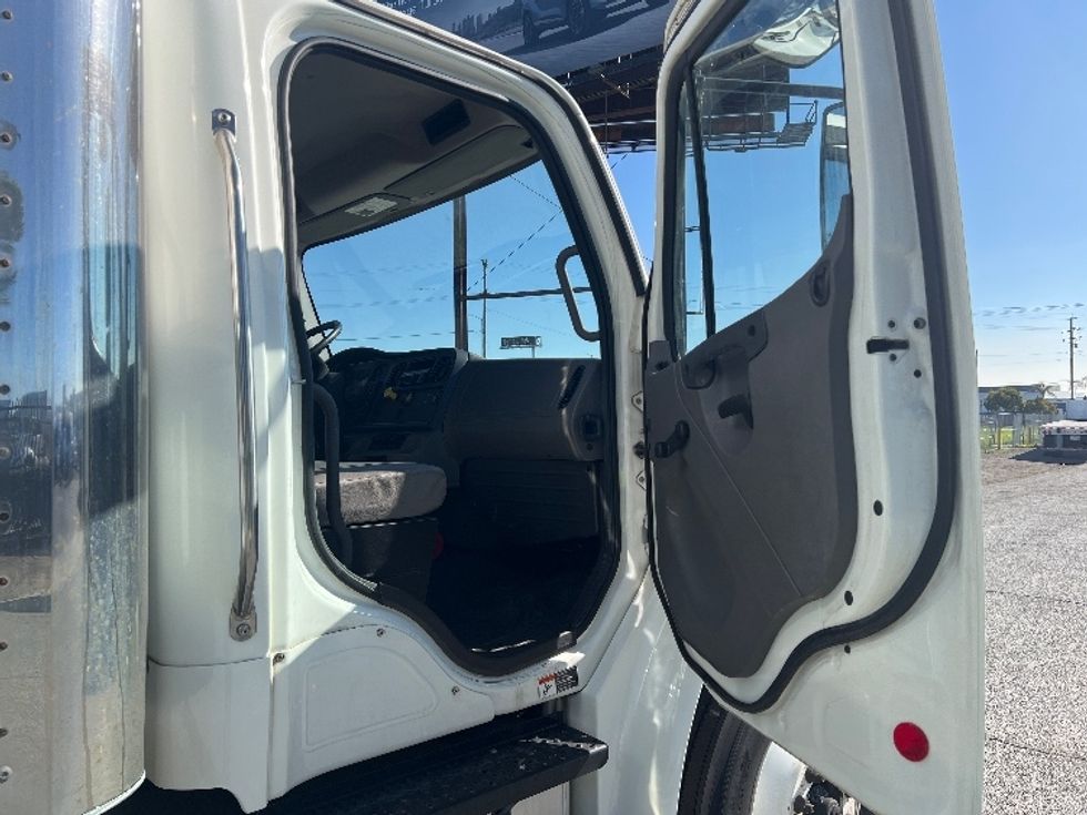 Medium Duty Box Truck-Light and Medium Duty Trucks-Freightliner-2018-M2-Torrance-CA-179,626\n\t\tmiles-$ 30,250 - Image 20